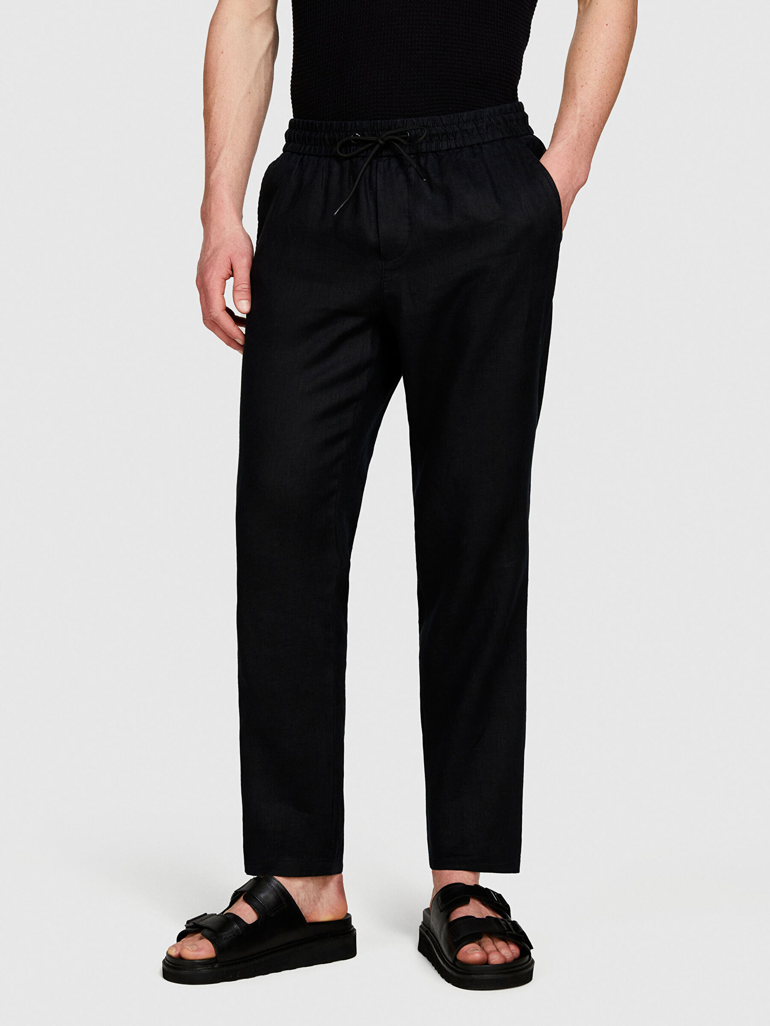 Erkek Siyah %100 Keten Beli Büzgülü İpli Slim Confort Fit Pantolon 324P4AGHSF043-100