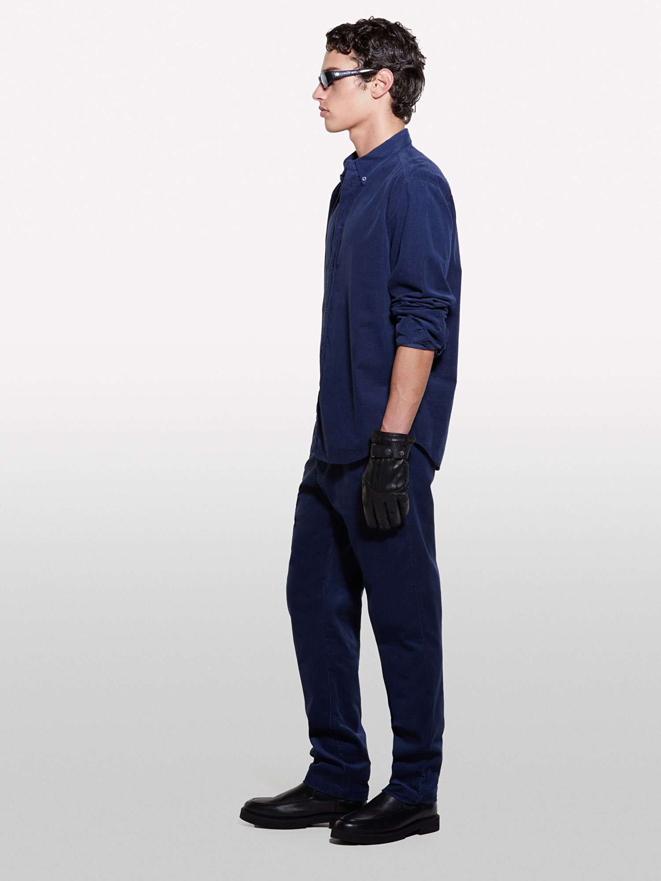 Resim Erkek Soluk Lacivert %100 Pamuk Normal Kesim Düğmeli Yaka Kadife Gömlek