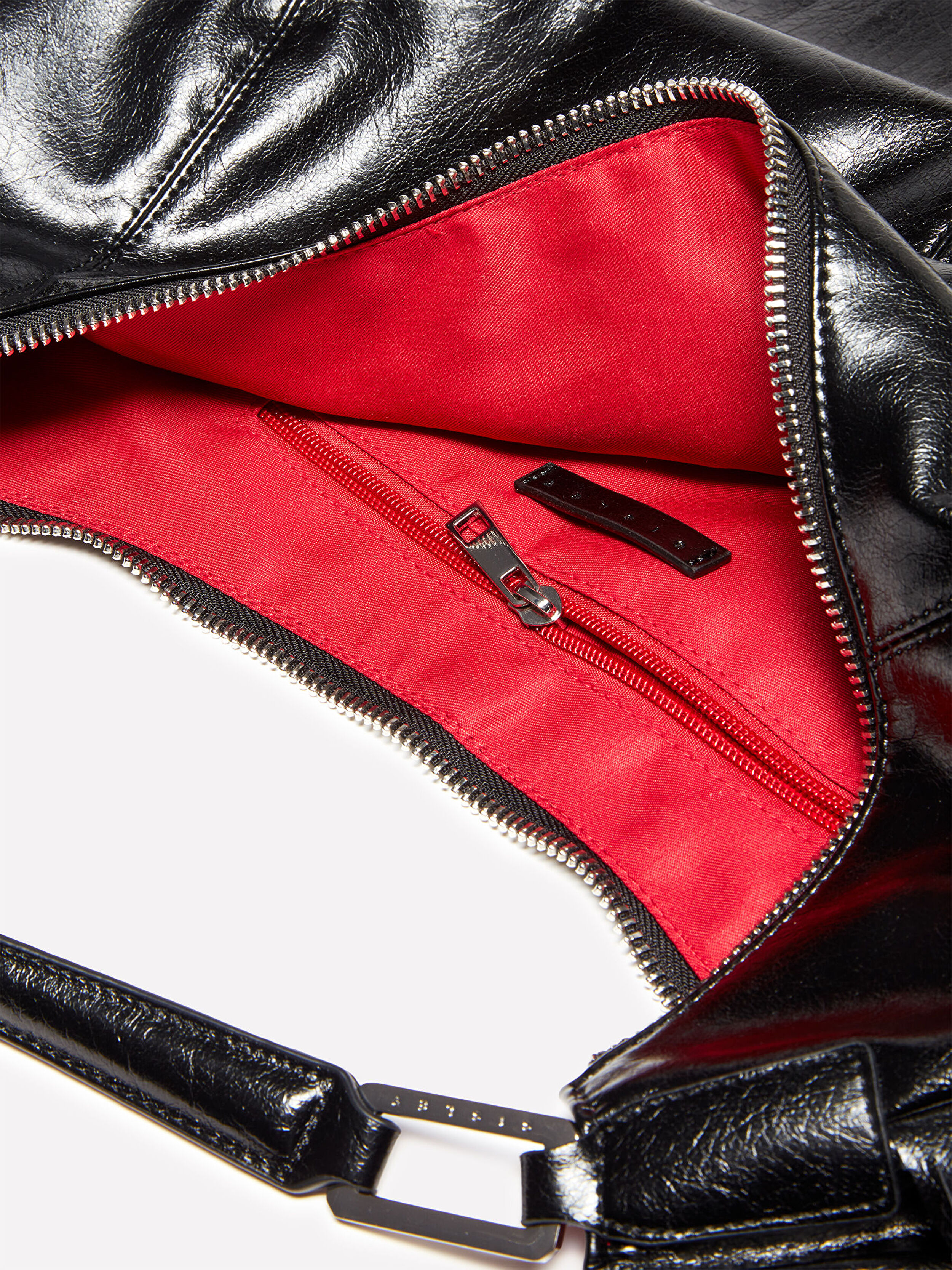 Resim Kadın Siyah Logo Detaylı Püsküllü Metal Fermuarlı Eco Deri Omuz Çantası