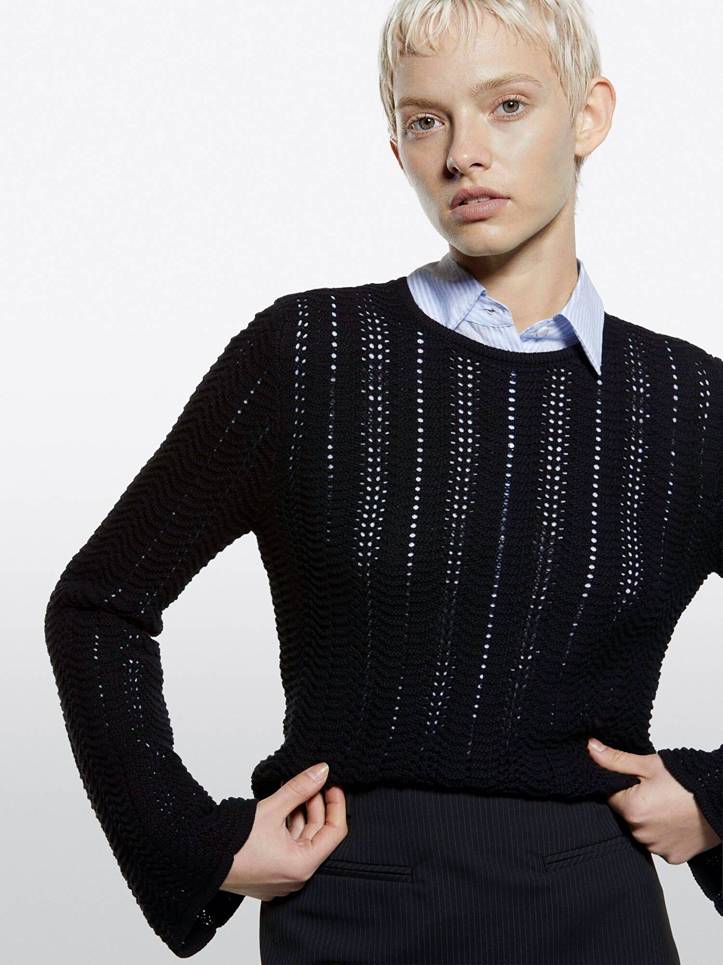 Resim Kadın Siyah %100 Pamuk Kolu Kloş Regular Fit Bisiklet Yaka Kazak