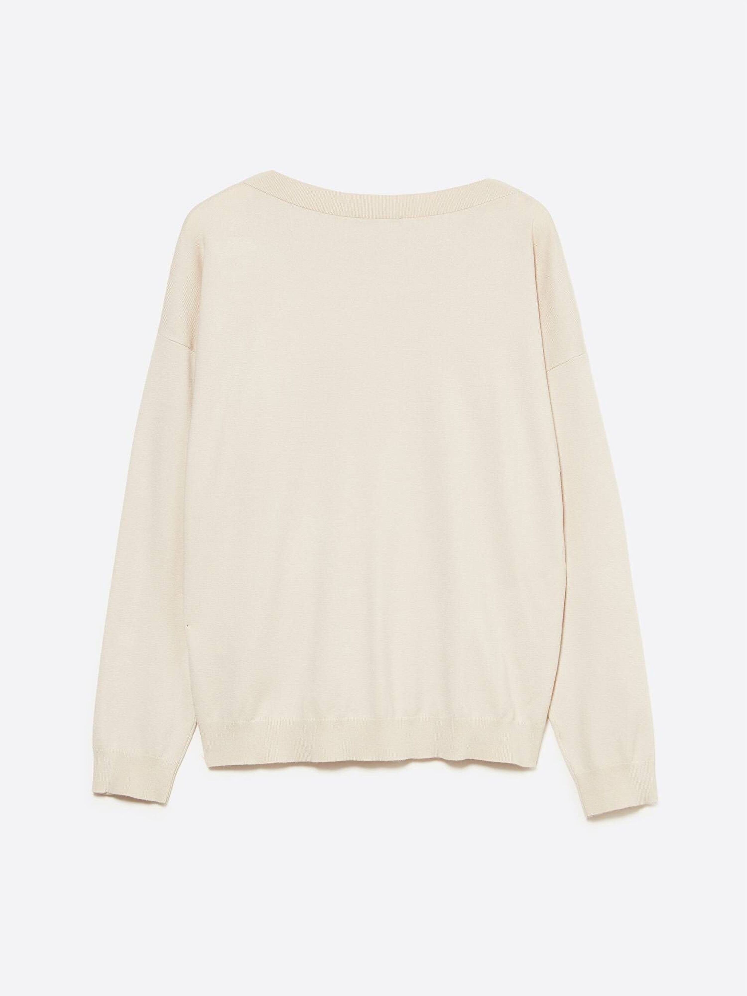 Resim Kadın Ekru Viskoz Karışımlı Normal Kesim Düz Kayık Yaka Kazak