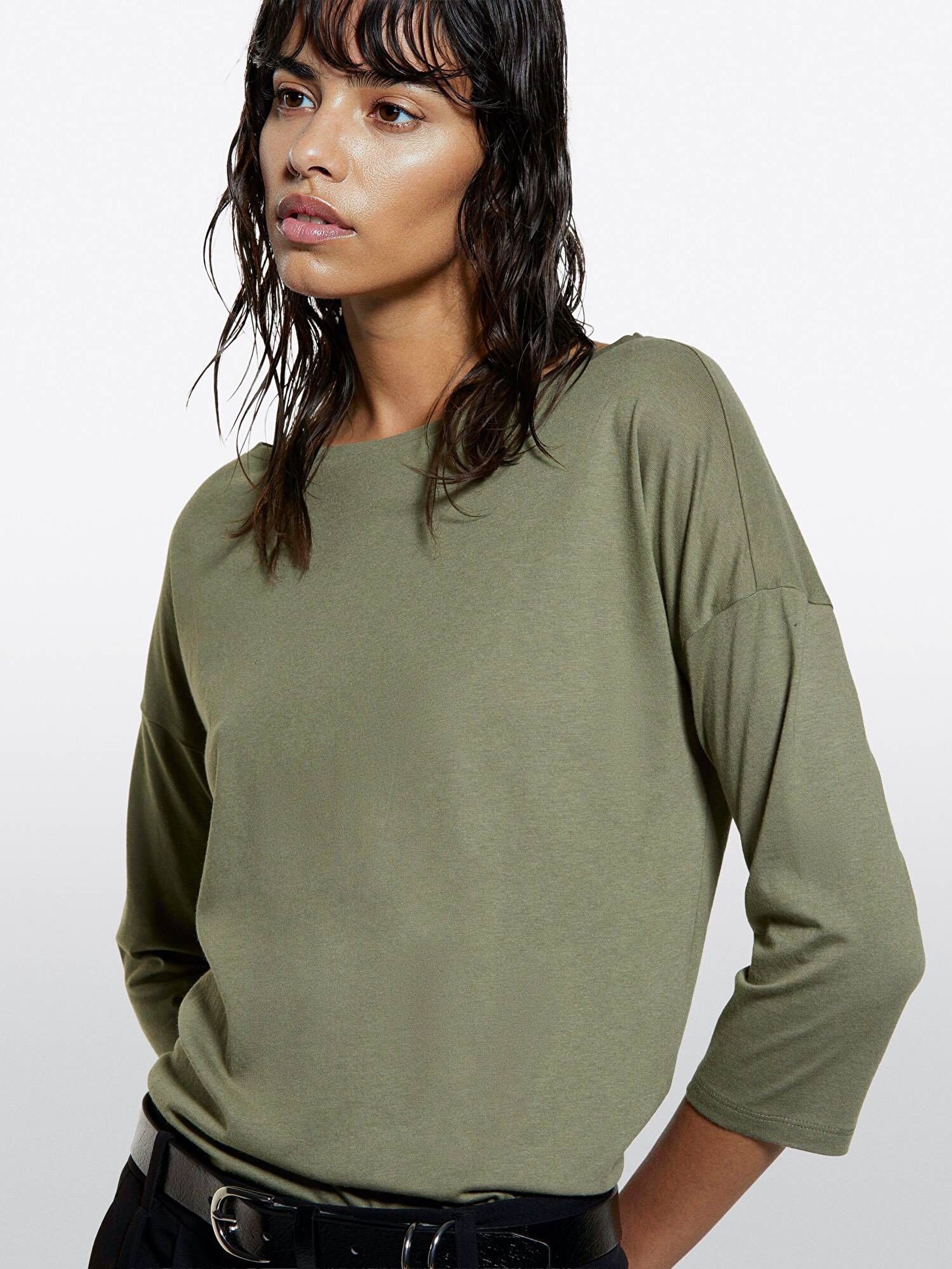 Resim Kadın Haki Yeşili Modal Karışımlı Kayık Yaka Regular Fit T-Shirt