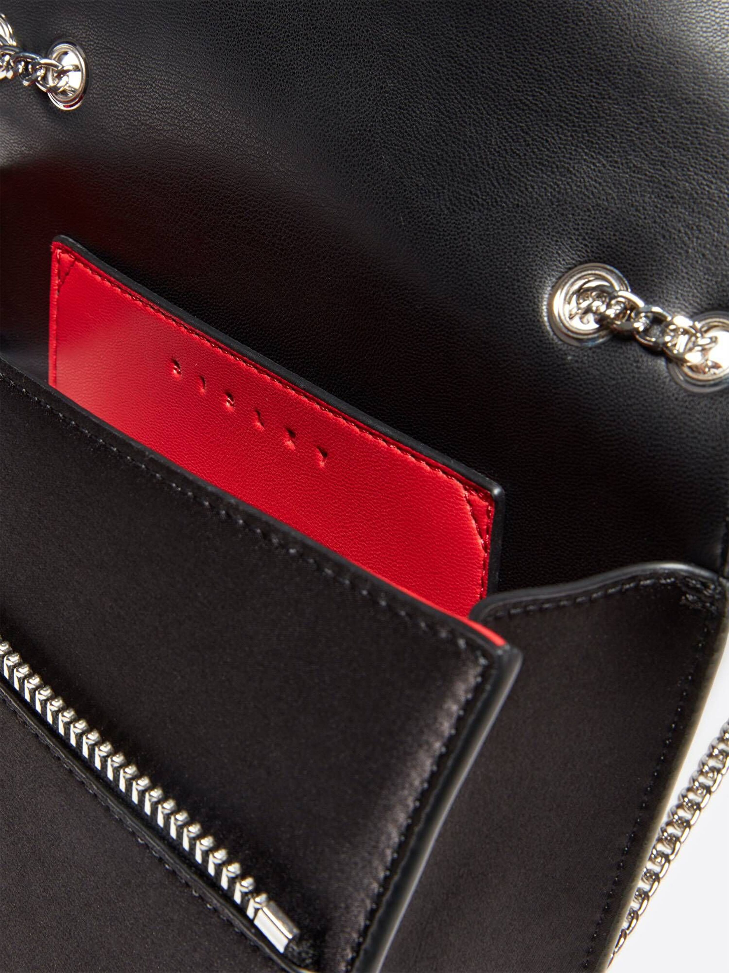 Resim Kadın Siyah Asimetrik Zincirli Fermuarlı Saten El Çantası