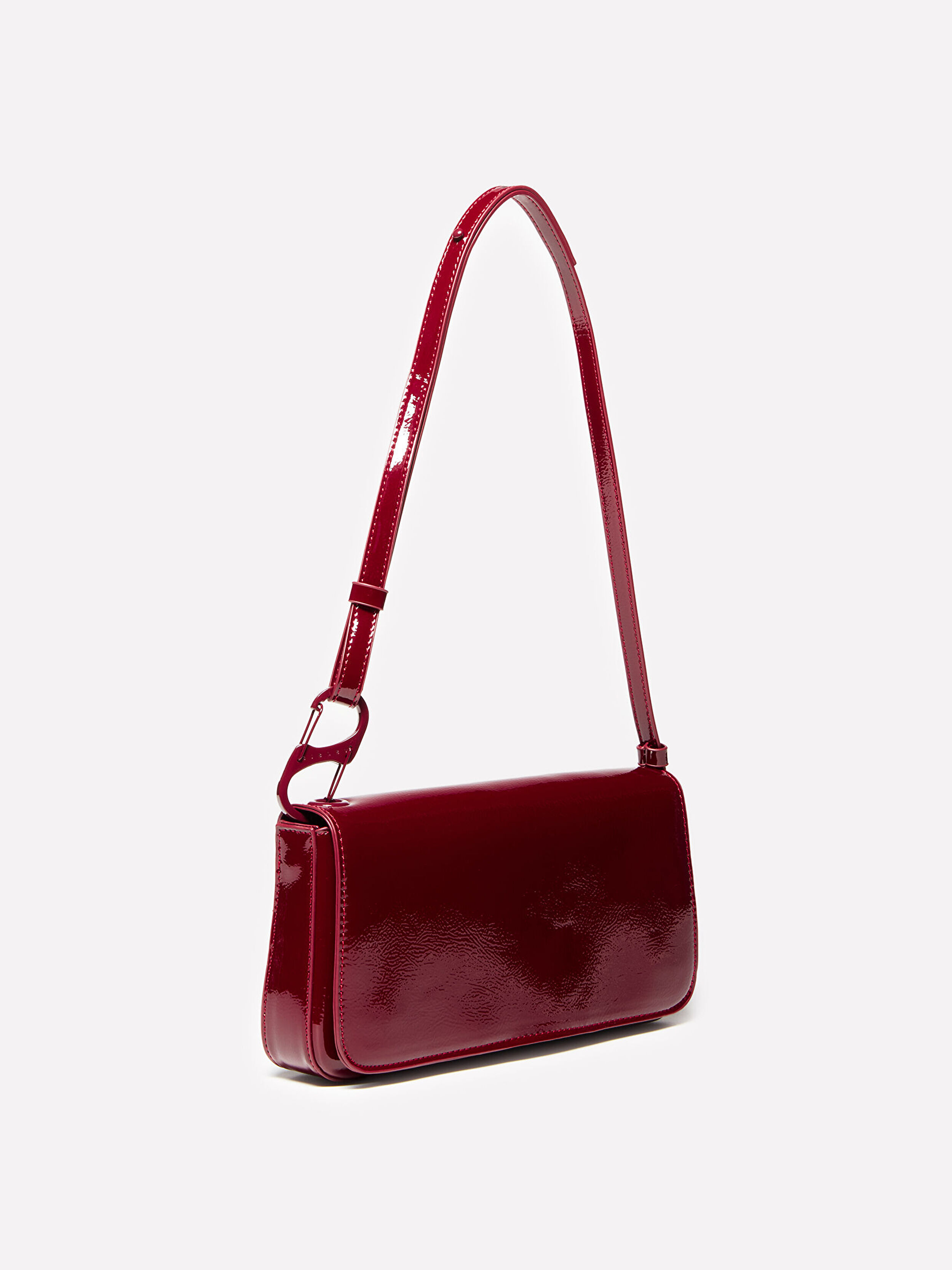 Resim Kadın Kırmızı Logo İşlemeli Kancalı Kapaklı Ayarlanabilir Omuz Çantası