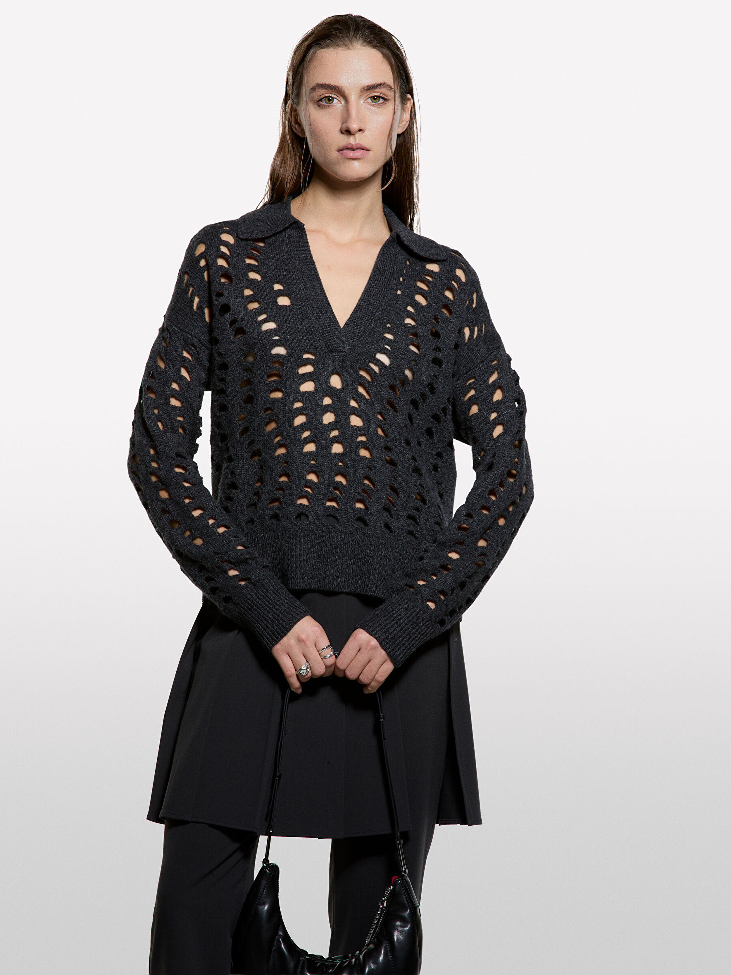 Resim Kadın Açık Gri Yün Karışımlı Delikli Nervürlü Polo Yaka Kazak