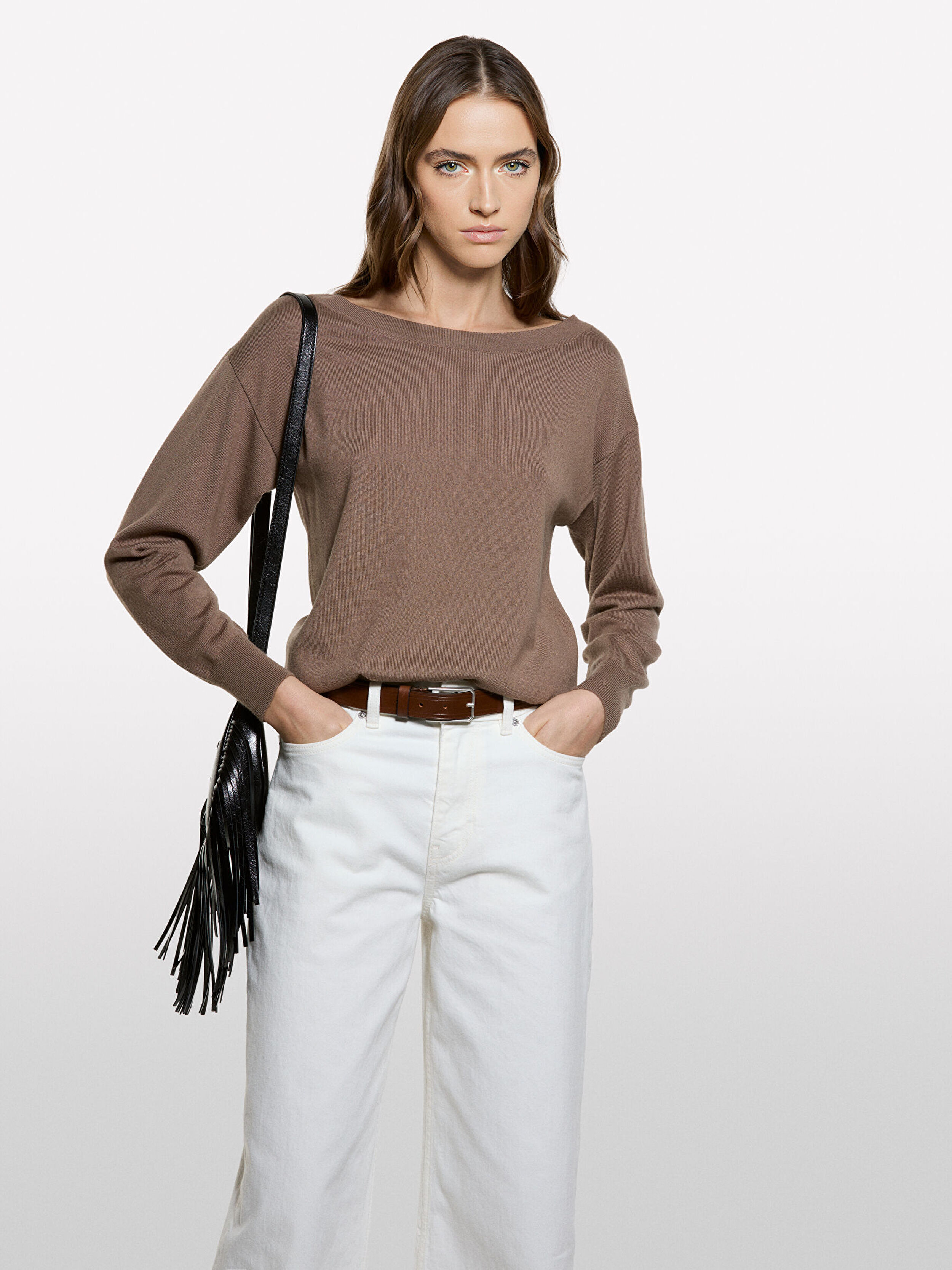 Resim Kadın Kahverengi Yün Karışımlı Kayık Yaka Kazak