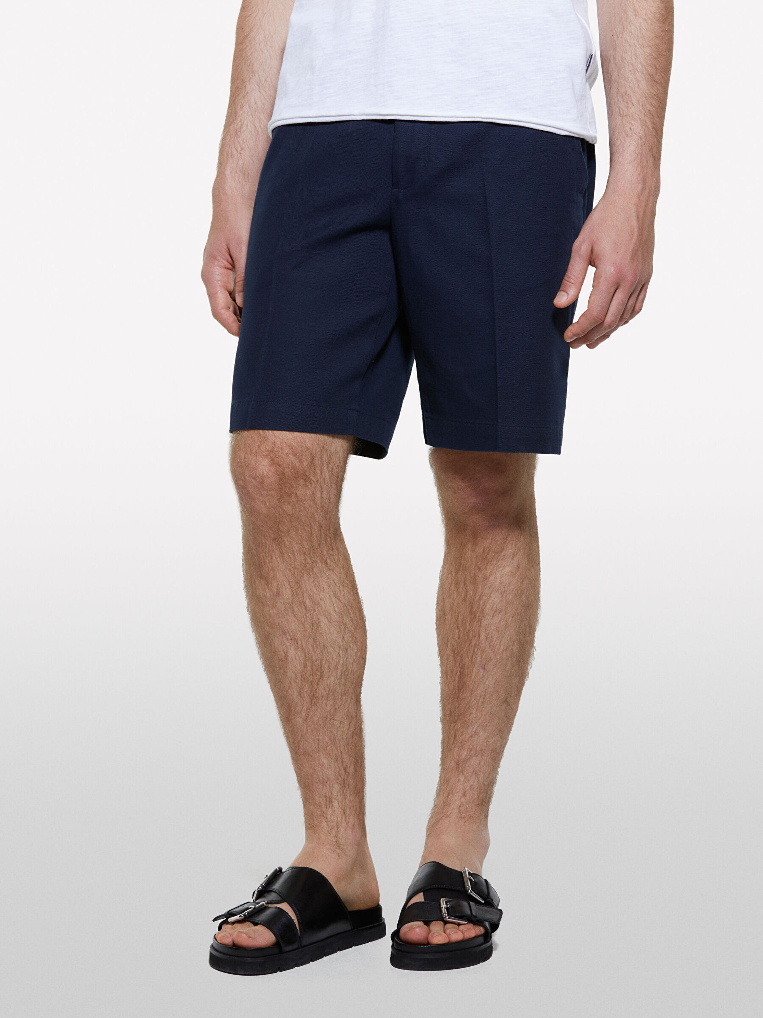 Resim Erkek Koyu Lacivert %100 Pamuk Yırtmaç Detaylı Regular Fit Bermuda Şort