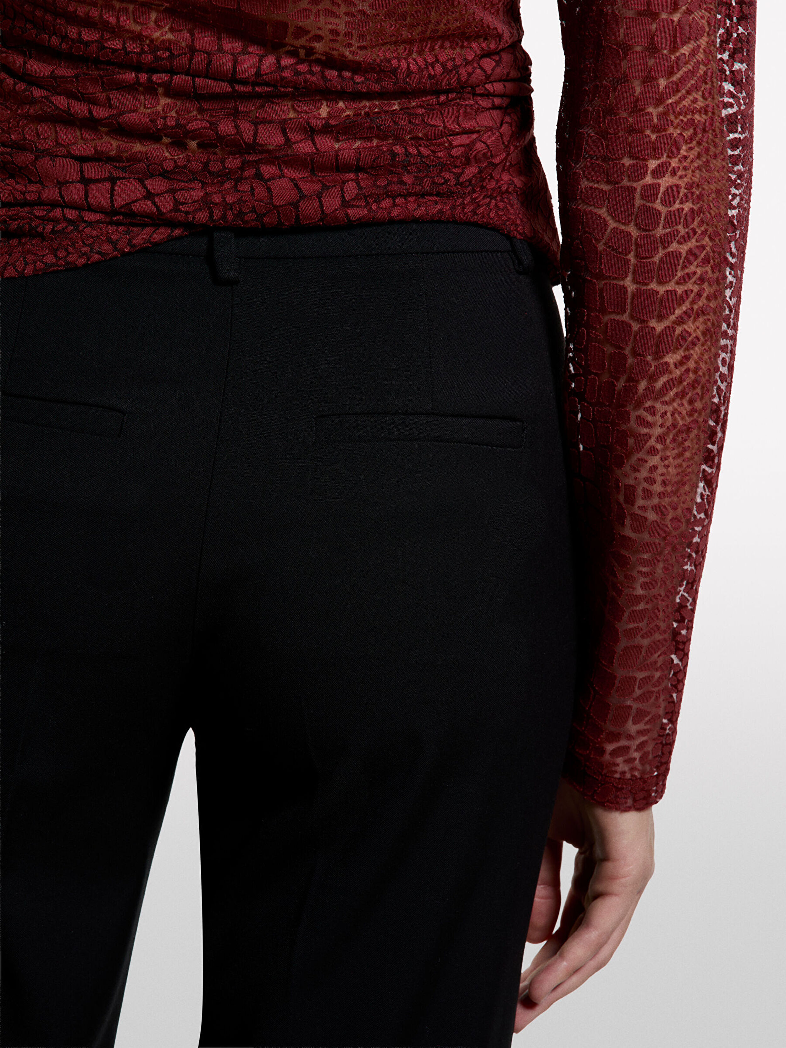 Resim Kadın Siyah Viskoz ve Yün Karışımlı Cepli Düğmeli İspanyol Paça Pantolon