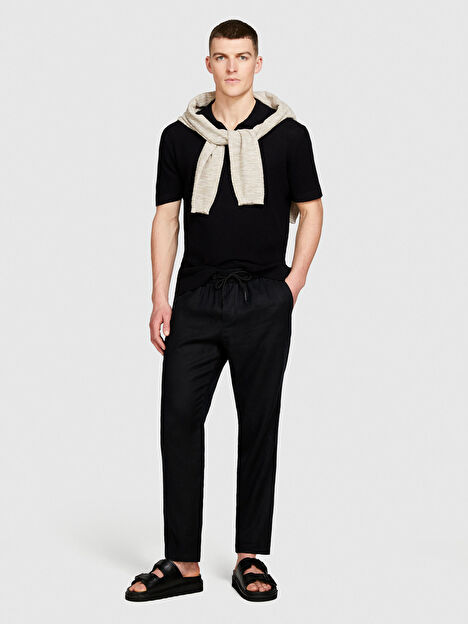 Erkek Siyah %100 Keten Beli Büzgülü İpli Slim Confort Fit Pantolon 324P4AGHSF043-100