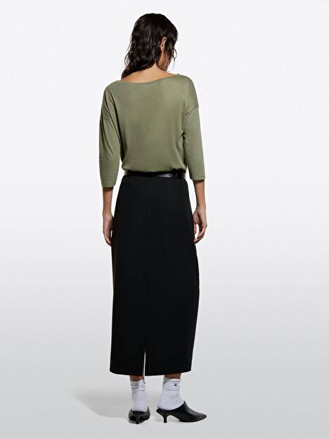 Resim Kadın Haki Yeşili Modal Karışımlı Kayık Yaka Regular Fit T-Shirt