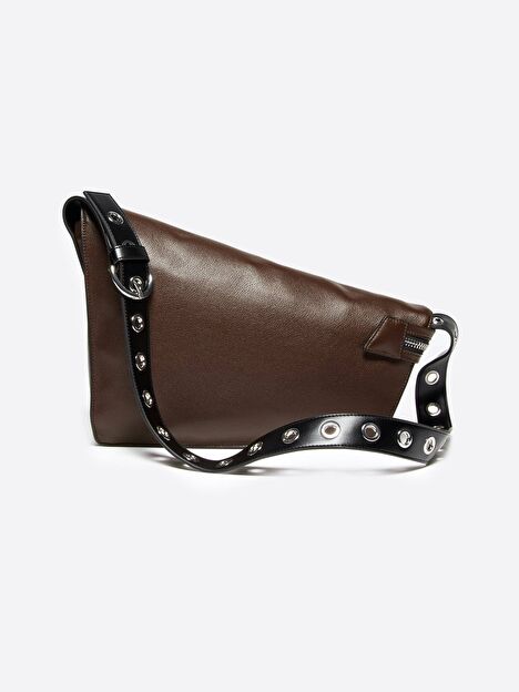 Resim Kadın Koyu Kahverengi Logolu Asimetrik Kuşgözü Detaylı Suni Deri Omuz Çantası