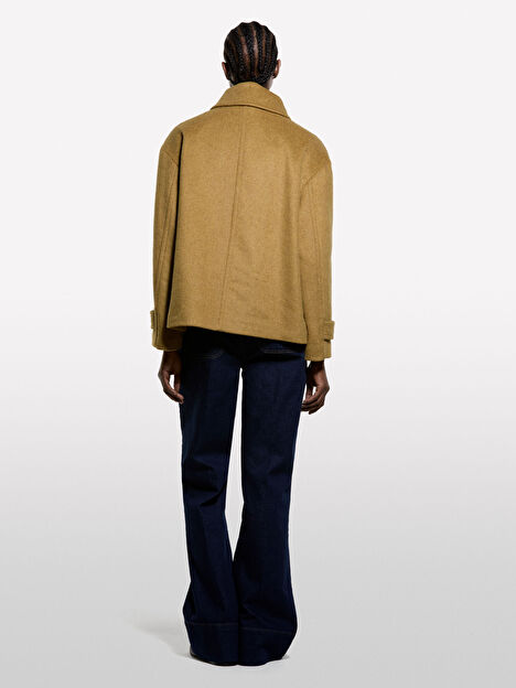 Resim Kadın Haki Yeşili Yün Karışımlı Manşet Detaylı Kruvaze Dik Yaka Kısa Kaban