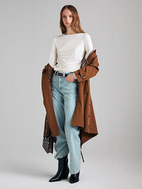 Resim Kadın Krem Modal Karışımlı Önü Büzgü Detaylı Bisiklet Yaka Sweatshirt