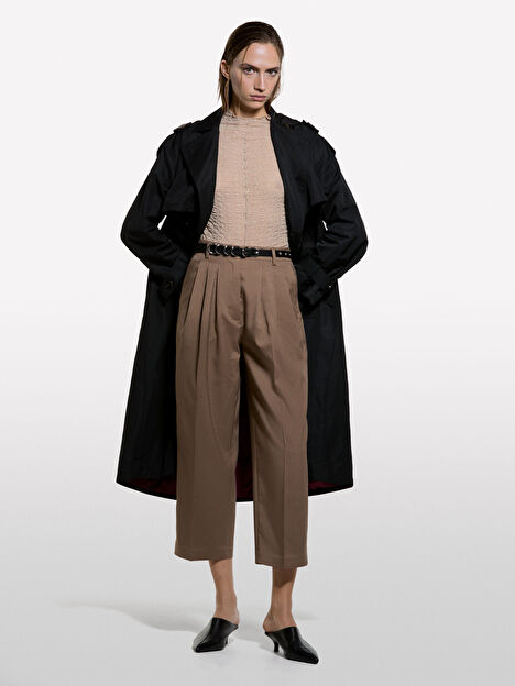 Resim Kadın Bej Zikzak Dikiş Detaylı Dik Yaka Uzun Kollu Üst