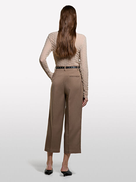 Resim Kadın Bej Zikzak Dikiş Detaylı Dik Yaka Uzun Kollu Üst