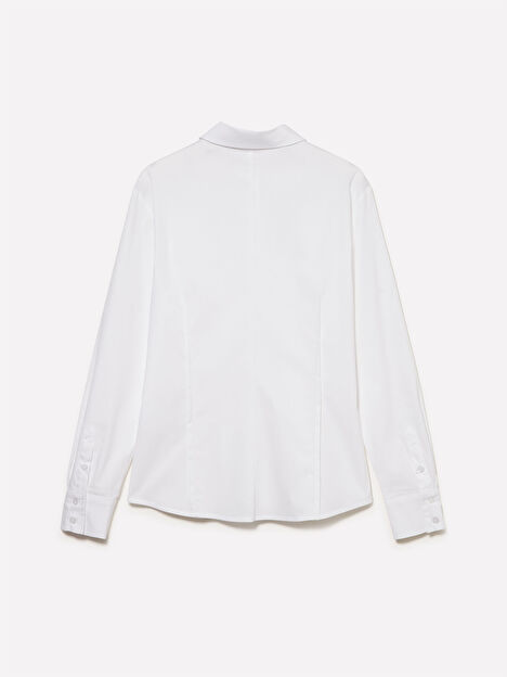 Resim Kadın Beyaz Pamuk Karışımlı Klasik Kesim Patlı Gömlek