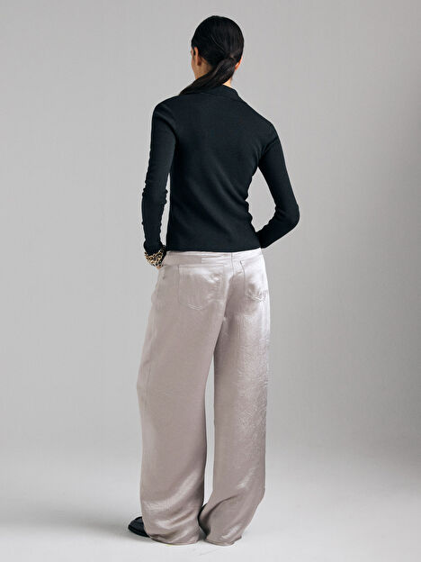 Resim Kadın Siyah Yün Karışımlı Düğmeli Gömlek Yaka Hırka